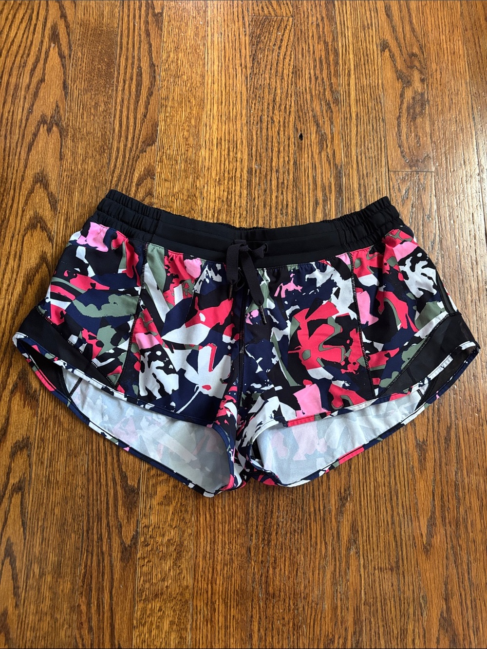 Lululemon Multicolor Hotty Hot Shorts